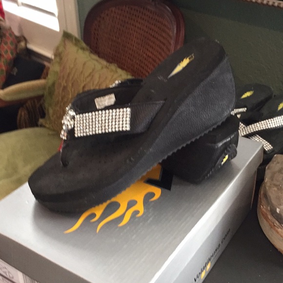 Sandals - Picture 2 of 2